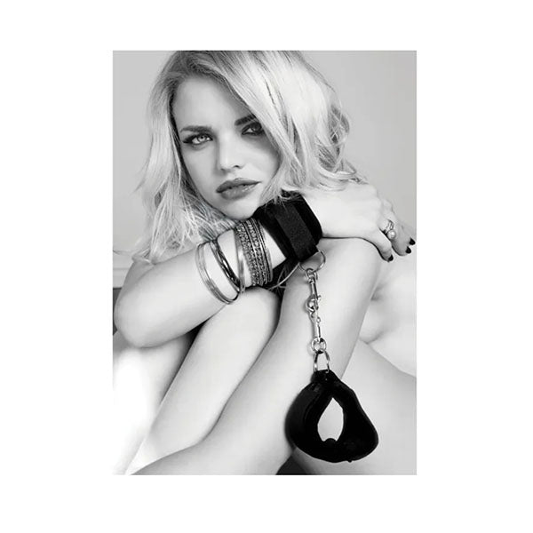 Sex And Mischief Black Beginners Handcuffs Black Restraints
