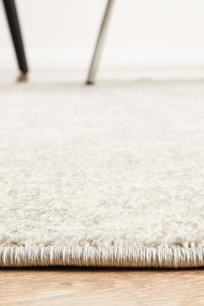 Evoke Round Shine Silver Transitional Rug