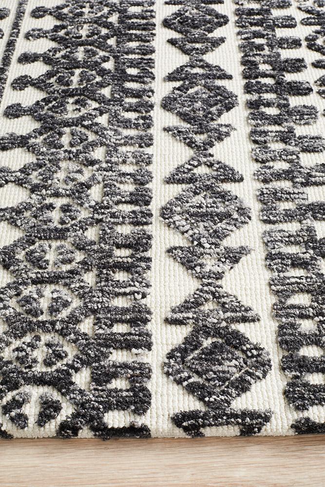 Levi Yasmin Ivory Black Rug