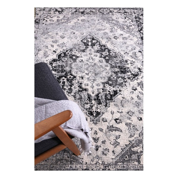 Delicate Grey Traditional Rug