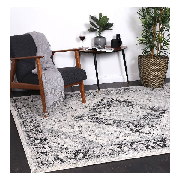 Delicate Grey Traditional Rug