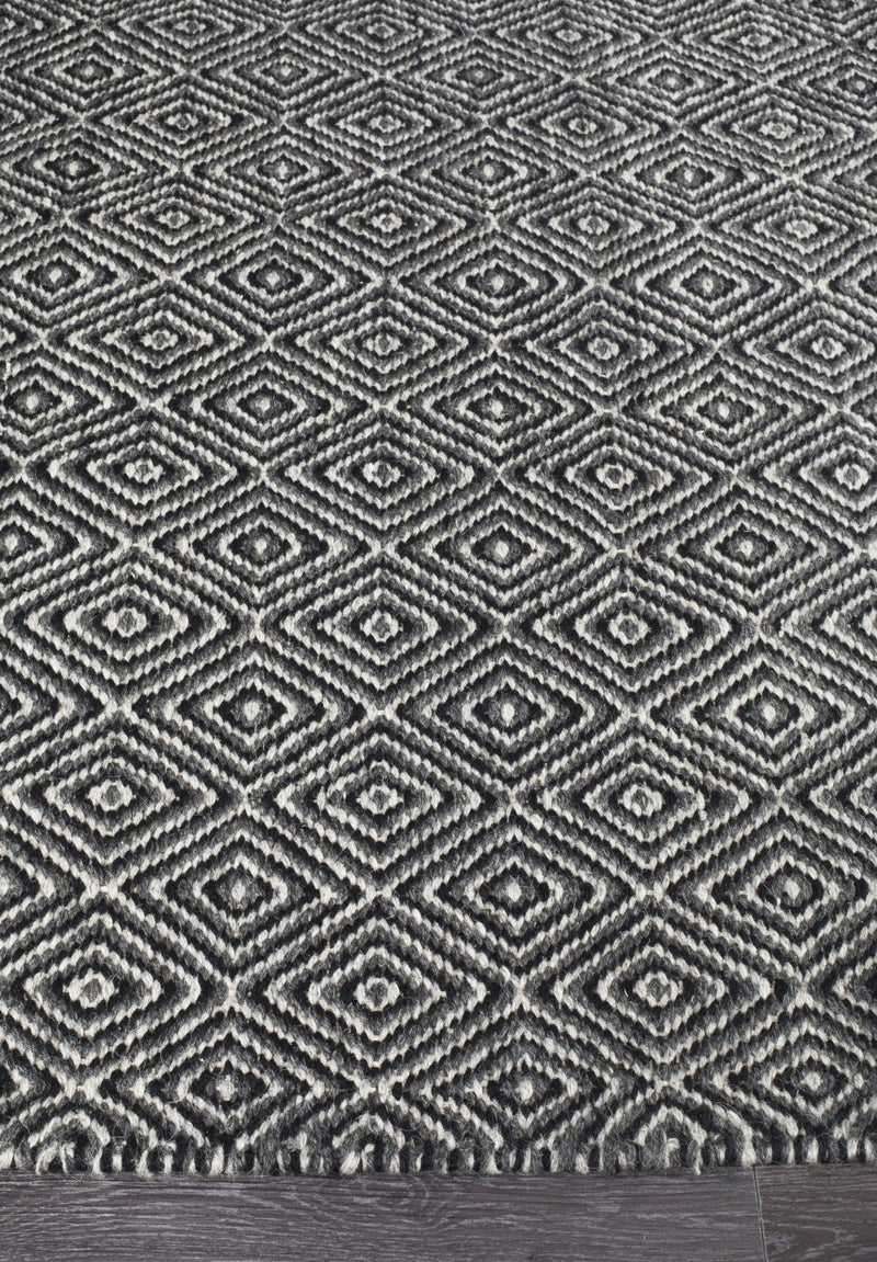 Skandinavian Heera Black Rug