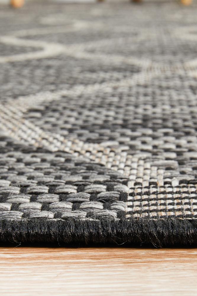 Terrace Golven Black Rug