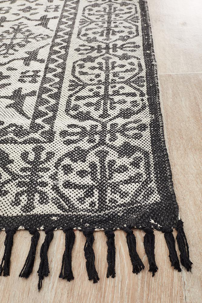 Zulu Totemic Clan Black Rug