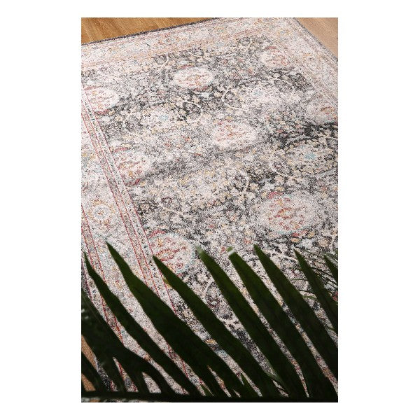 Ezra Traditional Rug